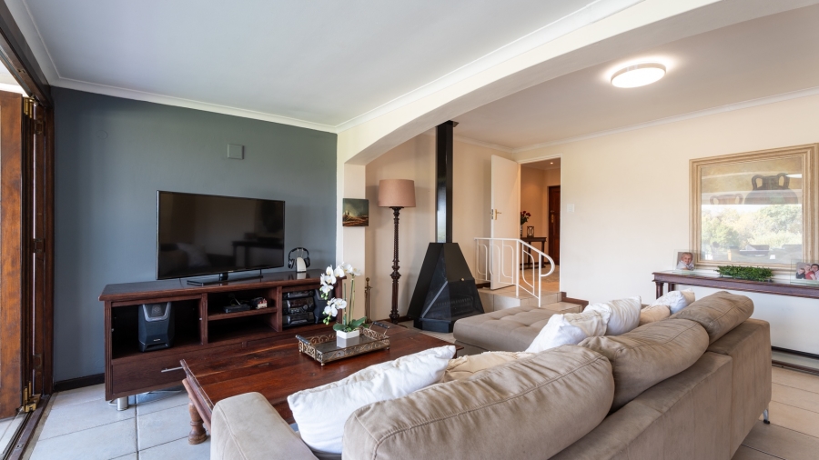 5 Bedroom Property for Sale in Uniepark Western Cape